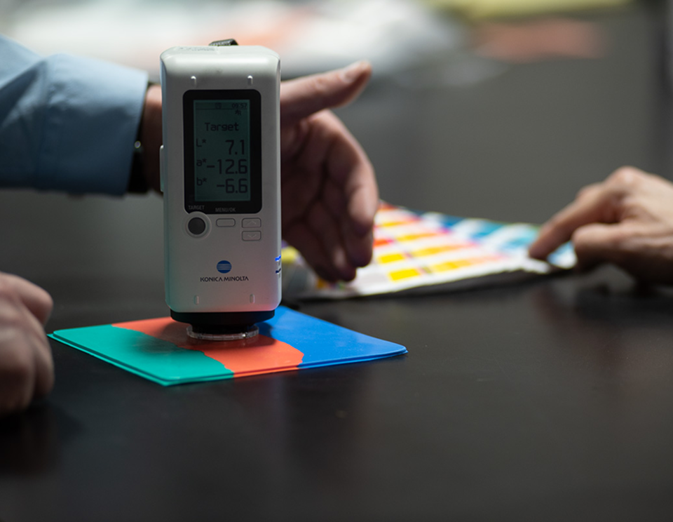 mixing-of-rubber-compounds-color-testing.jpg (1) Mixing of Rubber Compounds